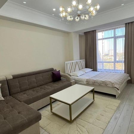 Апартамент Кристалл Bishkek Exteriör bild