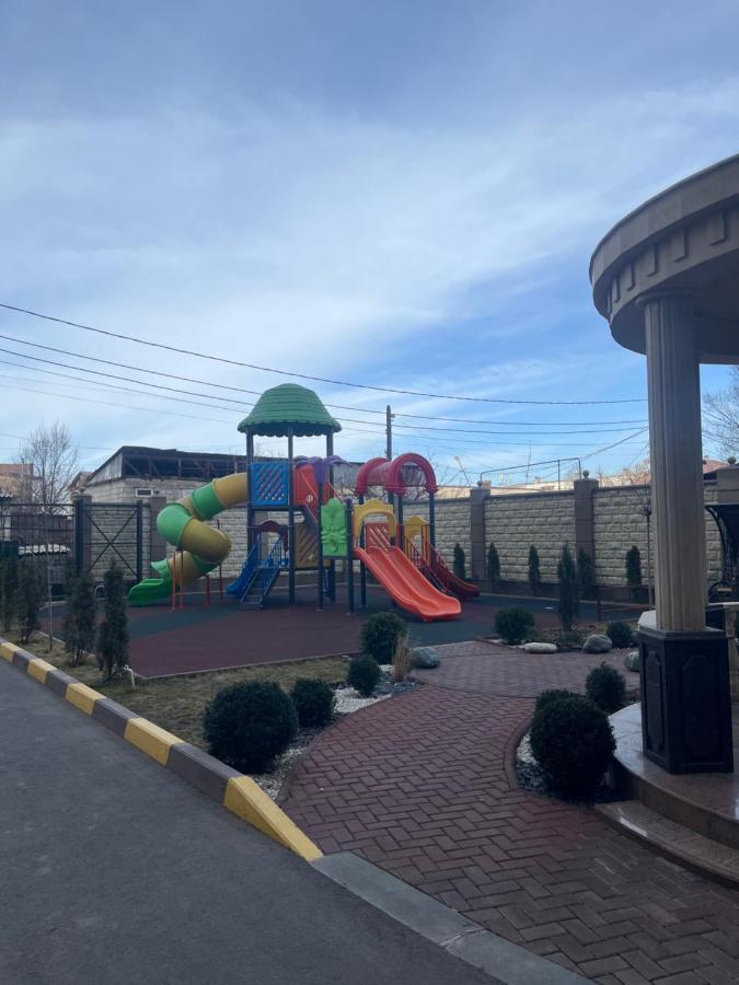 Апартамент Кристалл Bishkek Exteriör bild